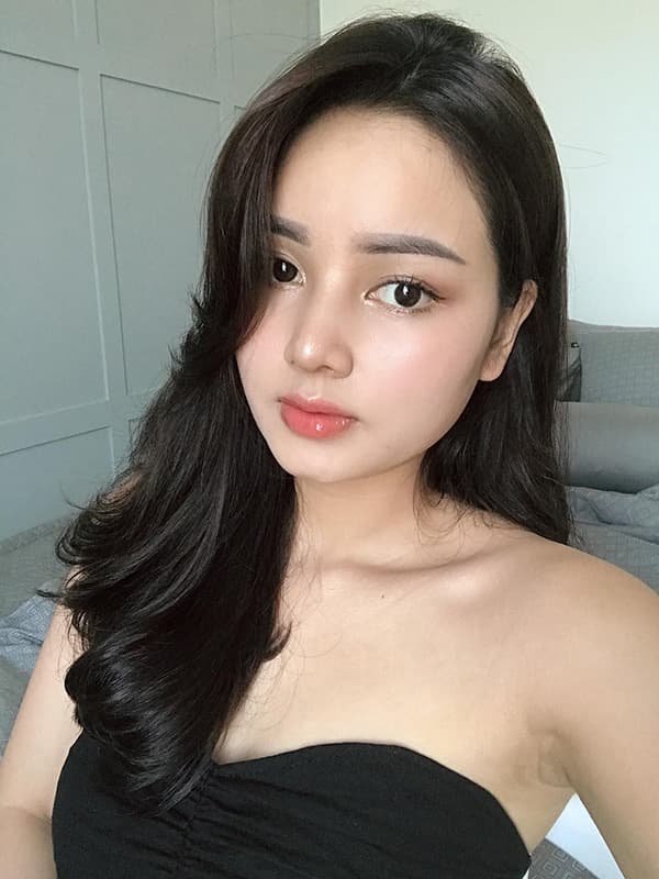 Chị Hương